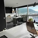 10th Floor Penthouse In The Heart Of 아파트
