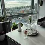 아파트 10th Floor Penthouse In The Heart Of *