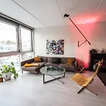 10th Floor Penthouse In The Heart Of