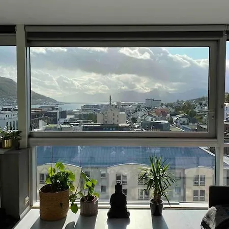 10th Floor Penthouse In The Heart Of *