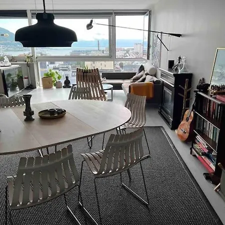 10th Floor Penthouse In The Heart Of *