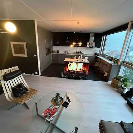 10th Floor Penthouse In The Heart Of