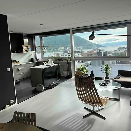 10th Floor Penthouse In The Heart Of Appartamento