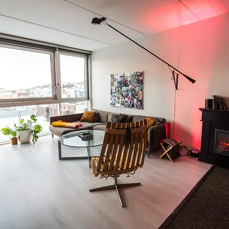 10th Floor Penthouse In The Heart Of