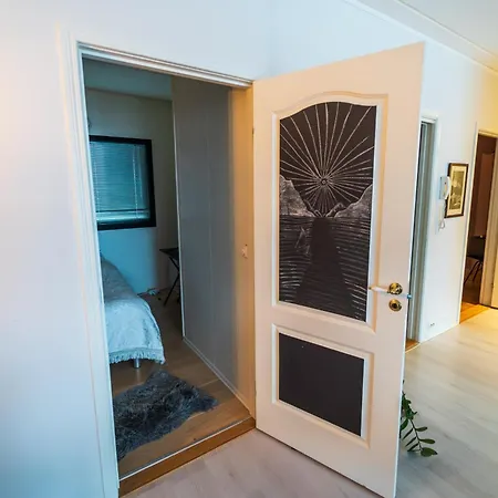 10th Floor Penthouse In The Heart Of *