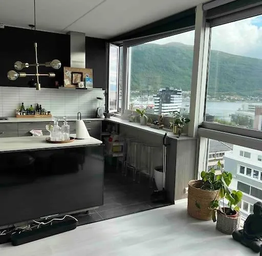 10th Floor Penthouse In The Heart Of *