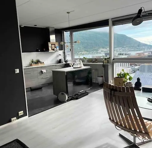 10th Floor Penthouse In The Heart Of 아파트