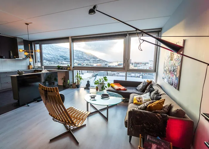 10th Floor Penthouse In The Heart Of *