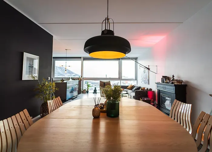 아파트 10th Floor Penthouse In The Heart Of