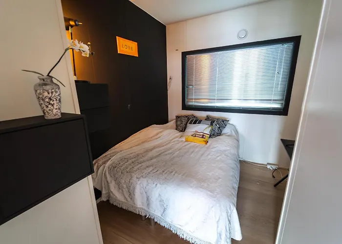 10th Floor Penthouse In The Heart Of *