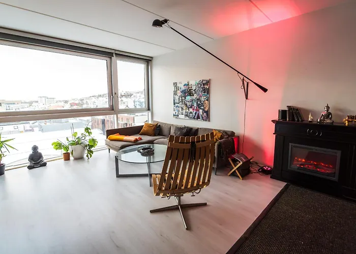 10th Floor Penthouse In The Heart Of