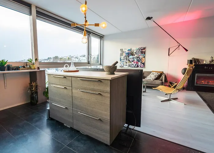 10th Floor Penthouse In The Heart Of 아파트 *