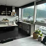 10th Floor Penthouse In The Heart Of *