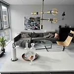 10th Floor Penthouse In The Heart Of *