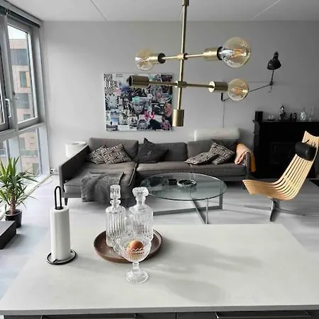 10th Floor Penthouse In The Heart Of *