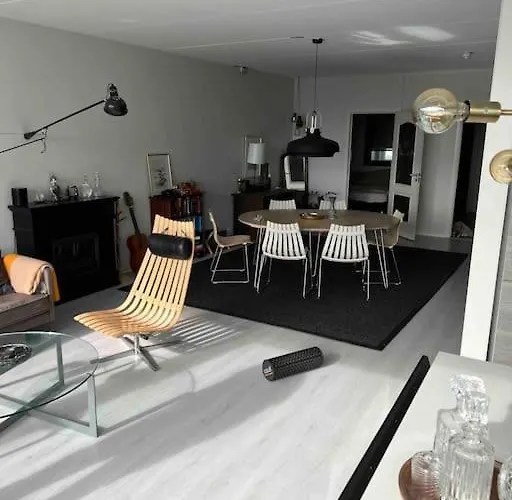 10th Floor Penthouse In The Heart Of