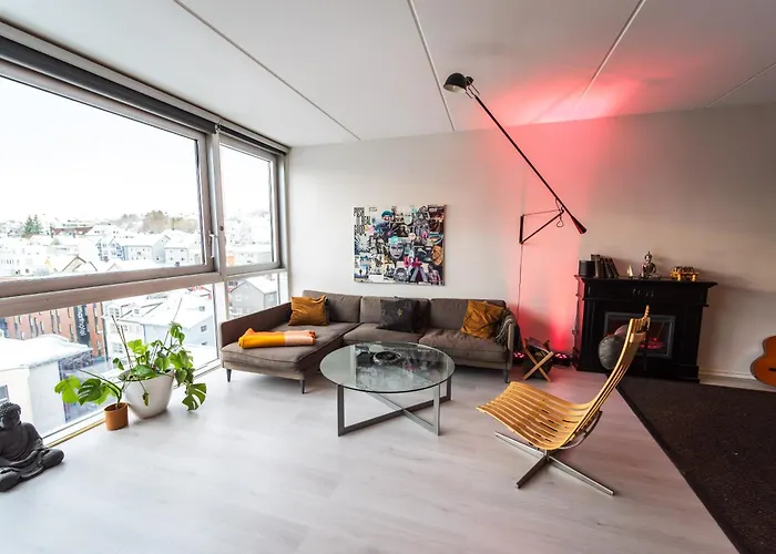 10th Floor Penthouse In The Heart Of